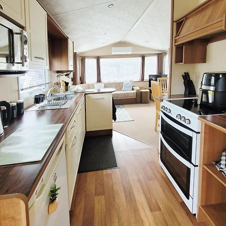 Lakeside Cotswold Holiday Home Cirencester Exteriér fotografie