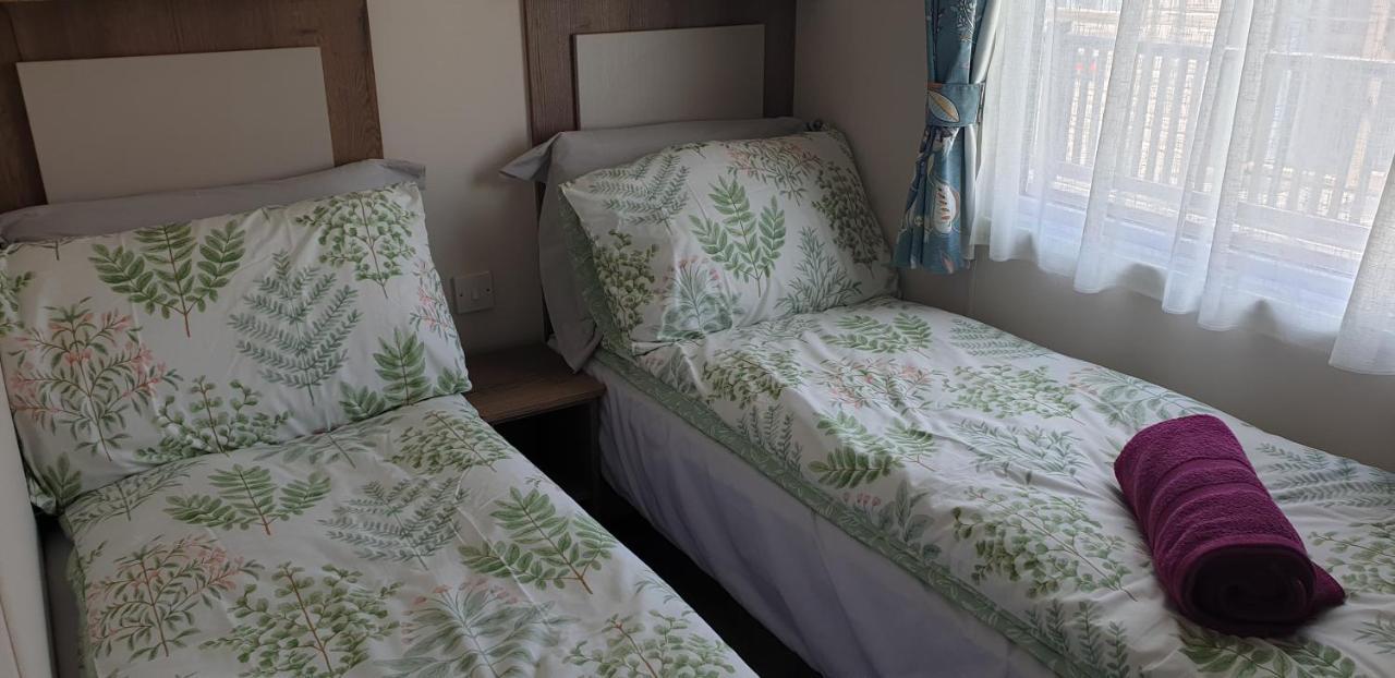 Lakeside Cotswold Holiday Home Cirencester Exteriér fotografie