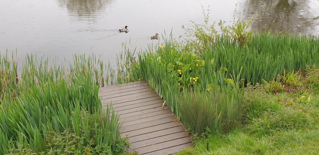 Lakeside Cotswold Holiday Home Cirencester Exteriér fotografie