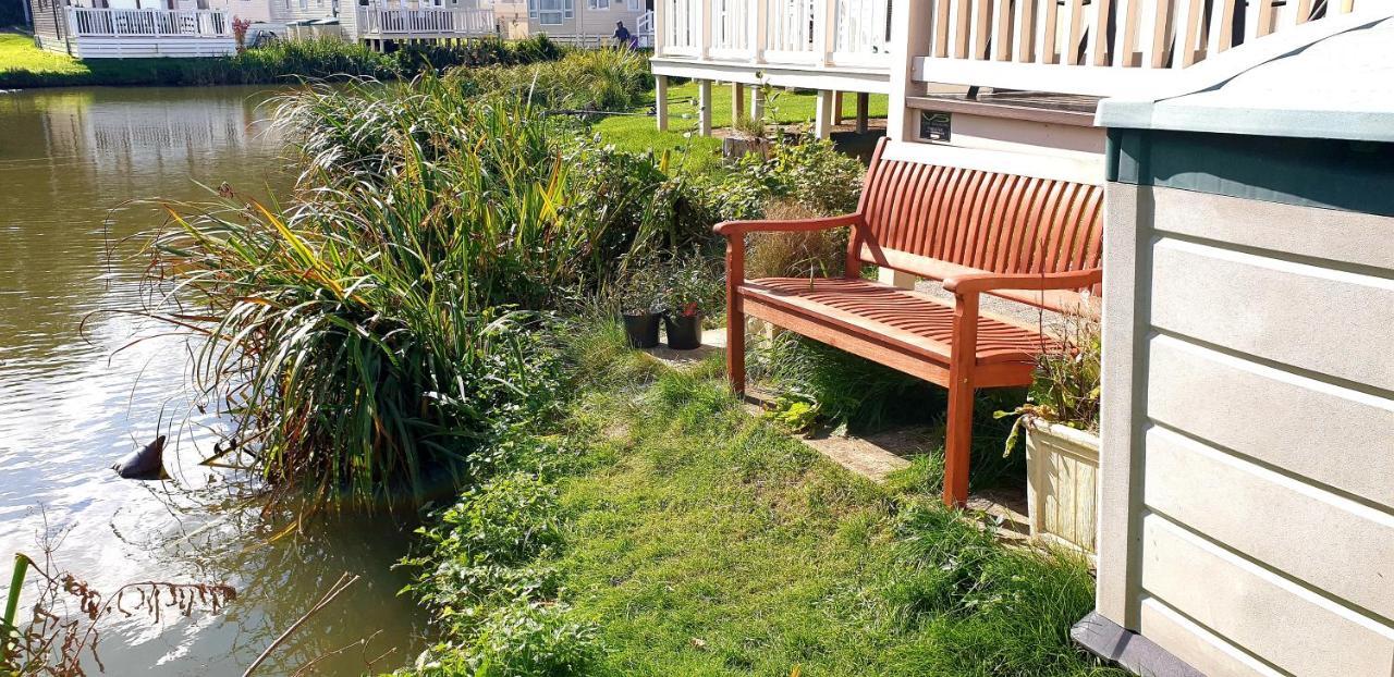 Lakeside Cotswold Holiday Home Cirencester Exteriér fotografie