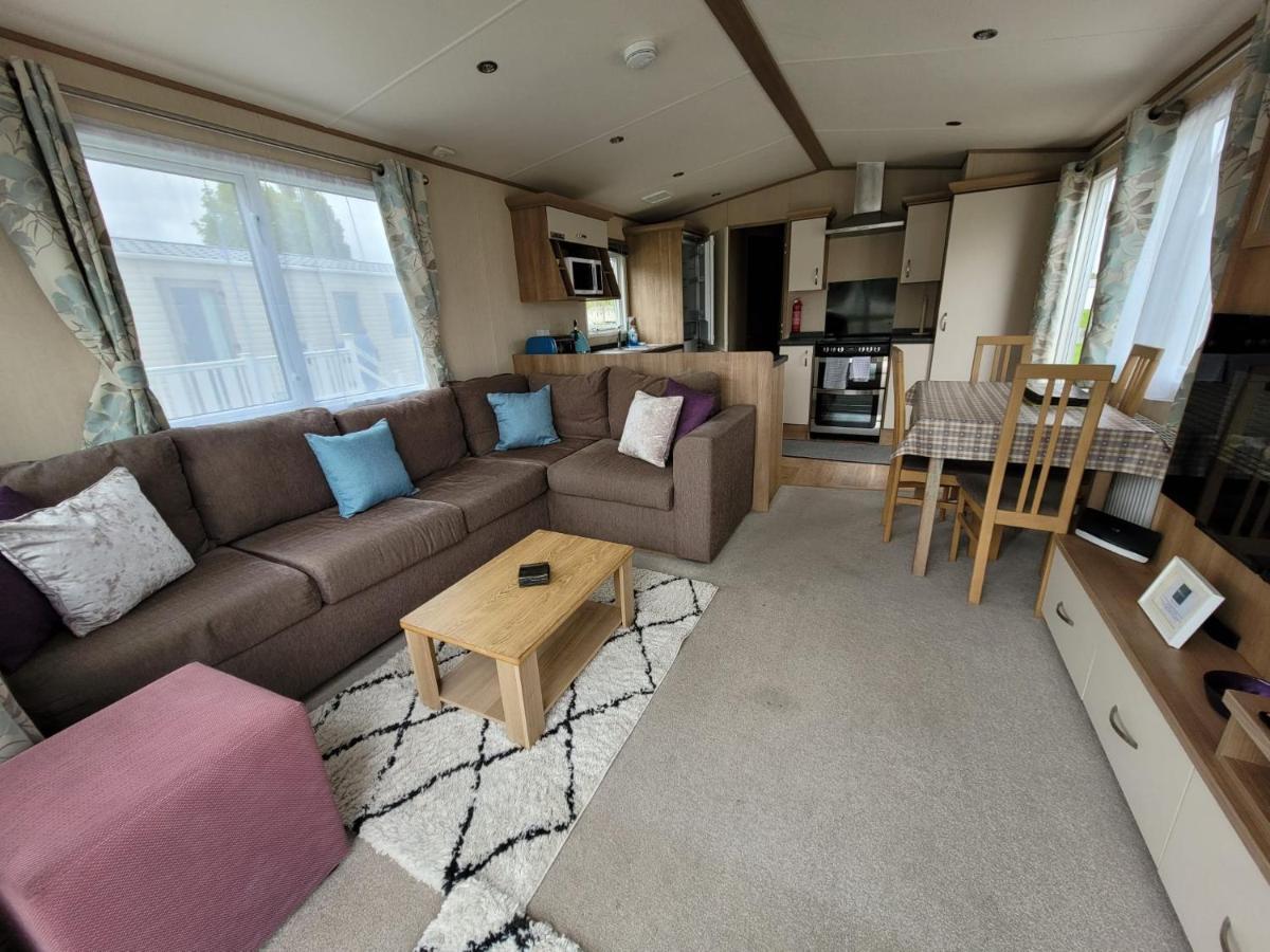 Lakeside Cotswold Holiday Home Cirencester Exteriér fotografie