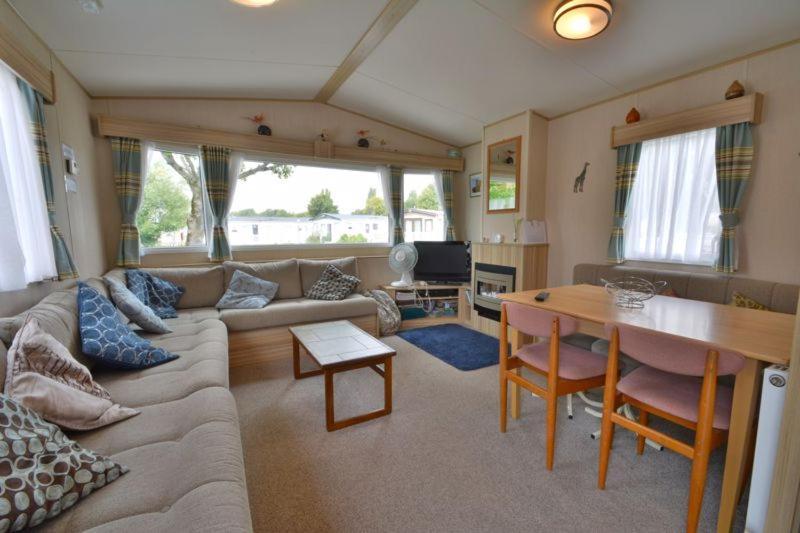 Lakeside Cotswold Holiday Home Cirencester Exteriér fotografie