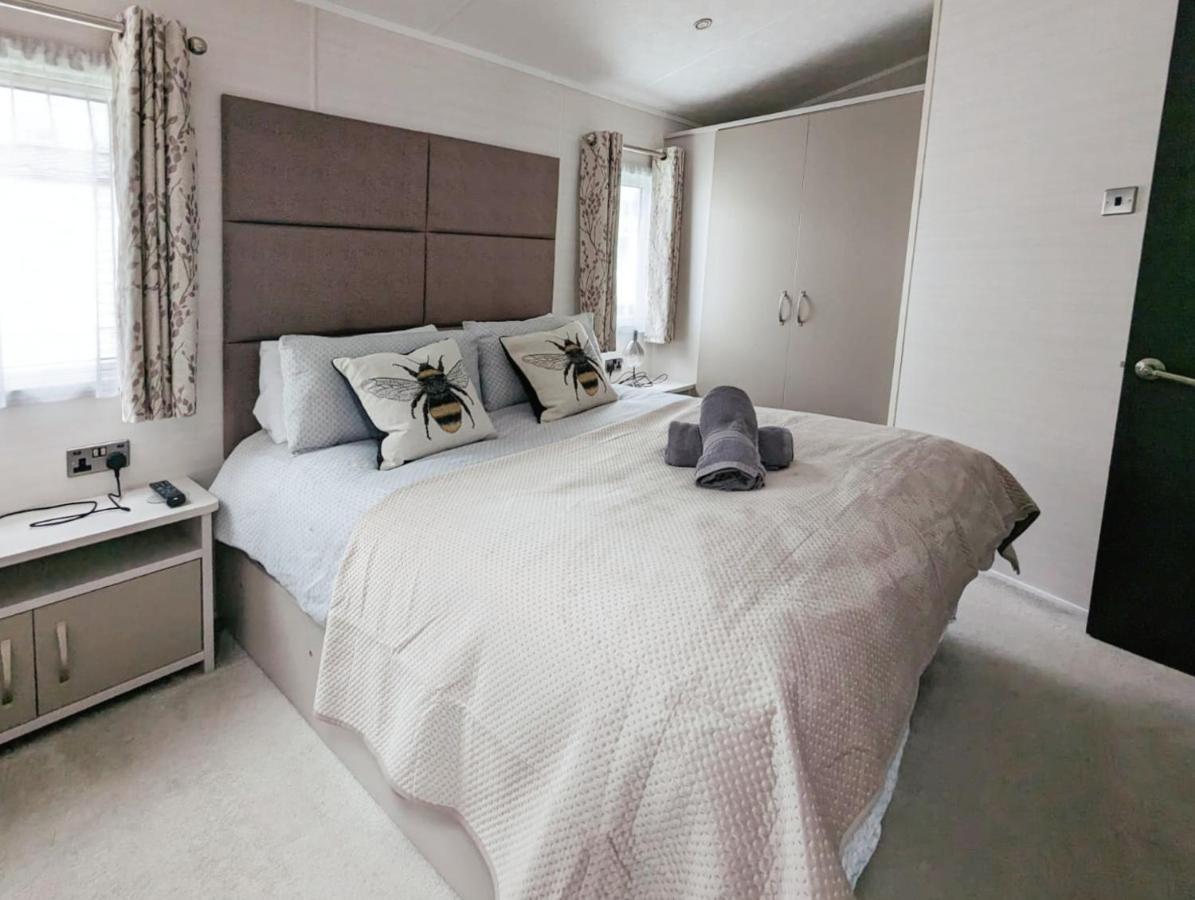 Lakeside Cotswold Holiday Home Cirencester Exteriér fotografie