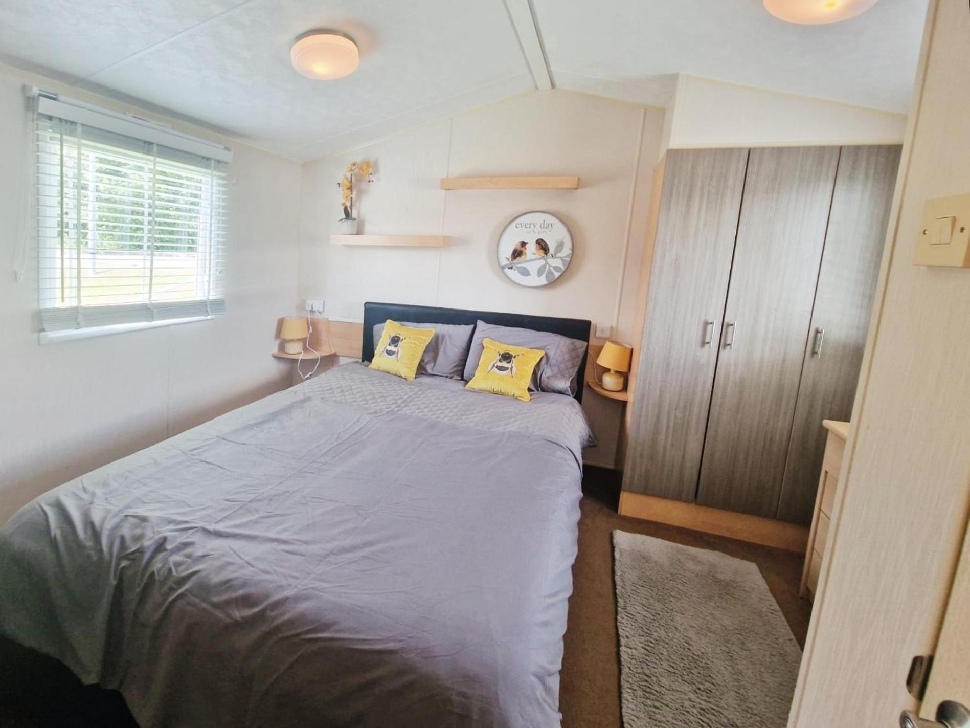 Lakeside Cotswold Holiday Home Cirencester Exteriér fotografie