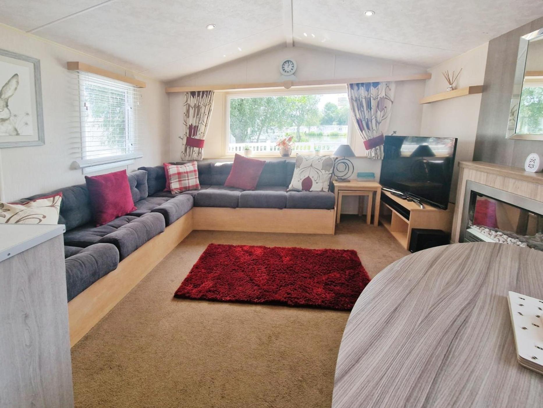 Lakeside Cotswold Holiday Home Cirencester Exteriér fotografie